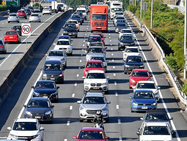 BRISBANE, AUSTRALIA - NewsWire Photos MAY 3, 2022:  A dog running loose on the Pacific Motorway is causing significant delays for early morning commuters in Brisbaneâs south.Picture: NCA NewsWire / John Gass