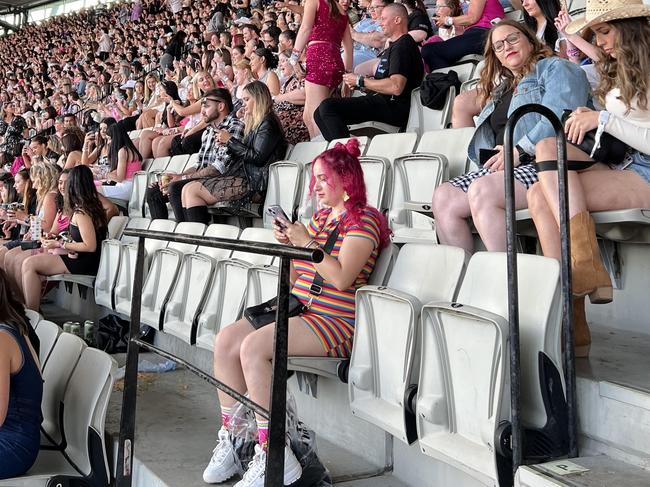 Pics showing people avoiding a vomit at Taylor Swift. Picture: Supplied