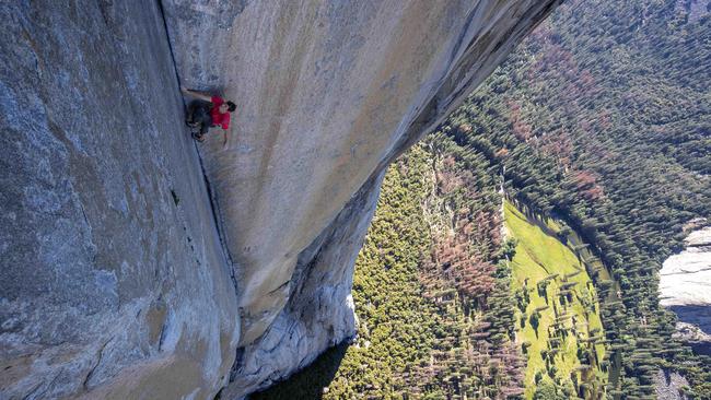 Alex Honnold climbs through the enduro corner on El Capitan's Freerider. (National Geographic/Jimmy Chin)
