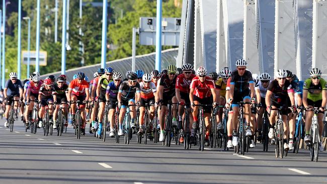 Cyclists crossing the Story Bridge – Tour De Brisbane on Sunday April 14th, 2019 (Image AAP/Steve Pohlner)