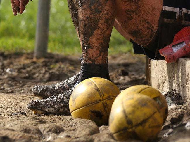 s07le202YVMDFL (Div 2): Seville v kinglakeGeneric mud picture.