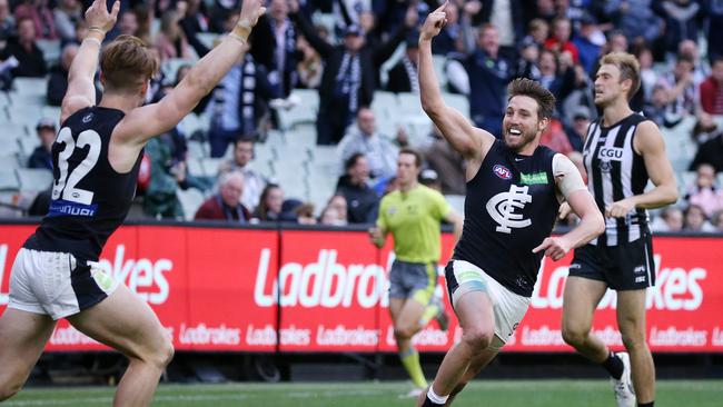 Dale Thomas sends a dagger through Collingwood hearts. Picture: George Salpigtidis