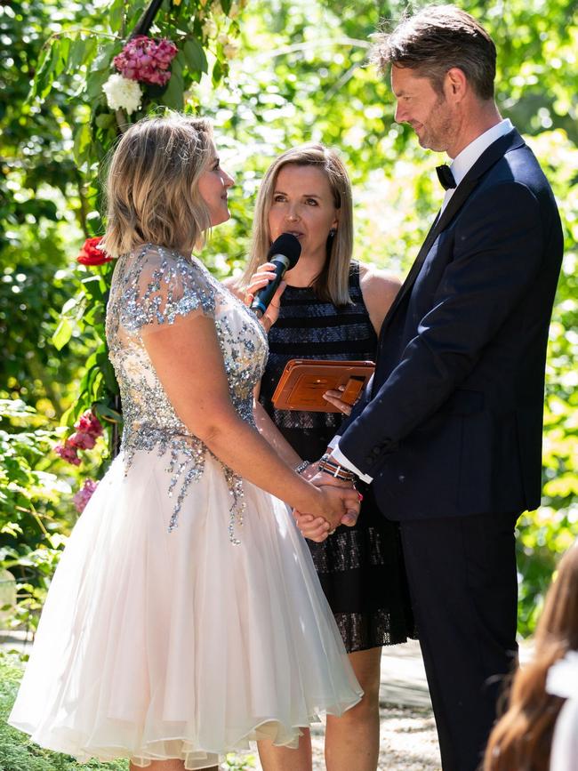 Ali Phillips conducts the marriage of Jemesie Christo-Gosse and Al Gosse. Picture: Brad Griffin Photography.