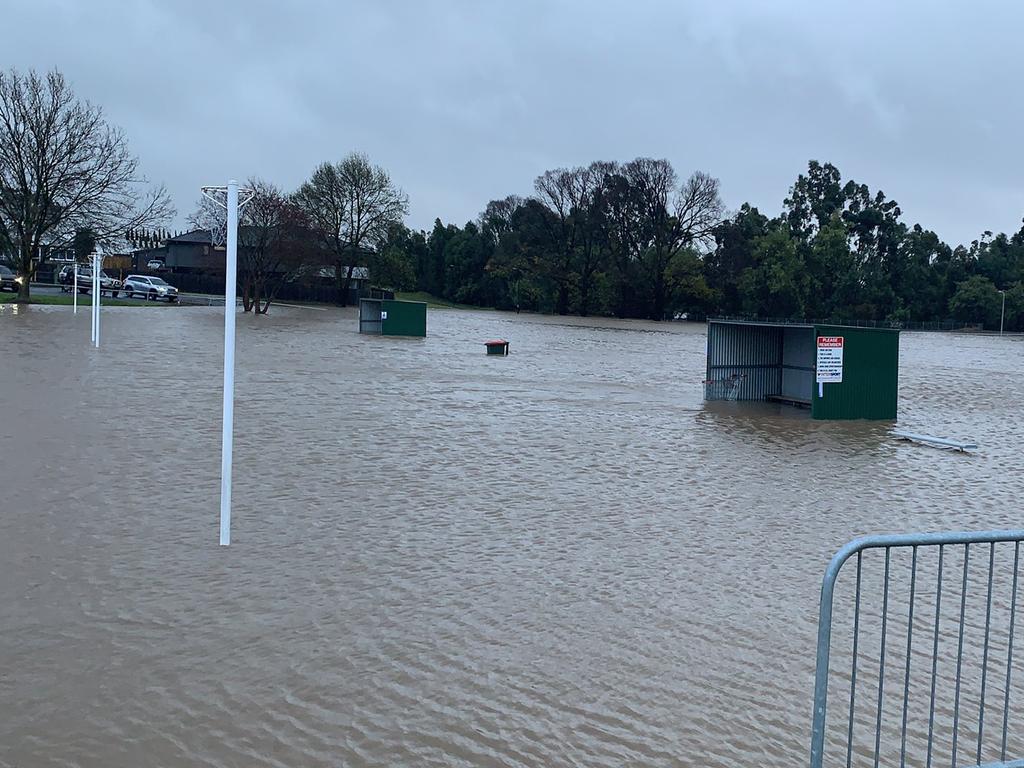 Anybody living, working and holidaying in the Traralgon Creek area in Gippsland must evacuate. Picture: Siobhan Mckenna/Twitter