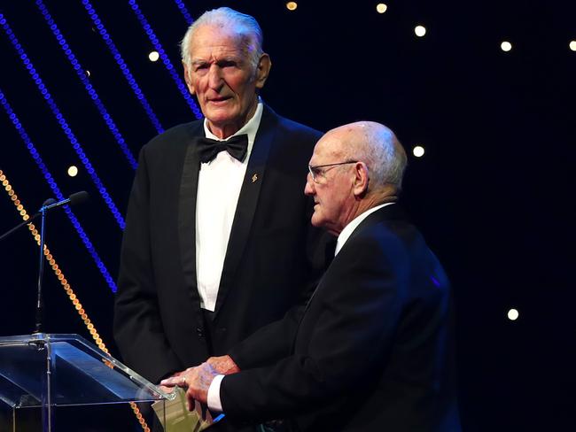 Norm Provan (L) and Arthur Summons (R) were the crowd favourites.