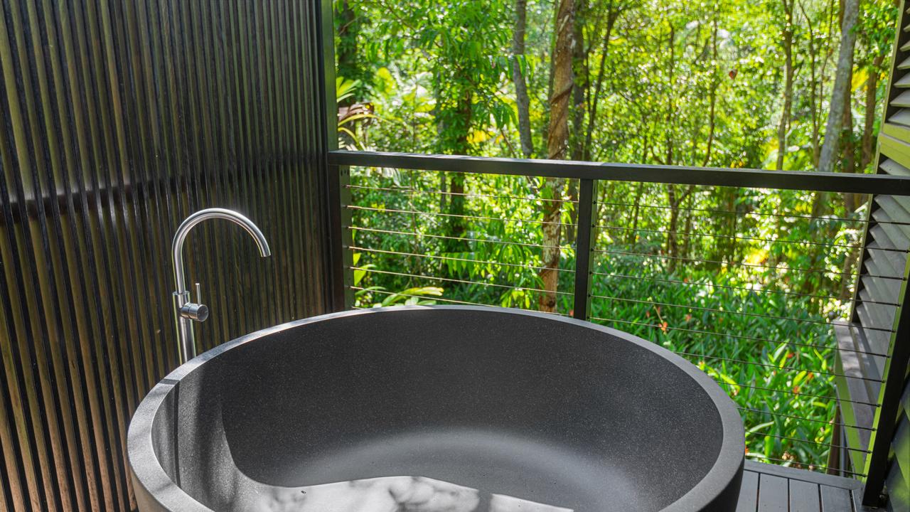 An alfresco bath at a Riverhouse Lodge at Silky oaks at Mossman. Picture: supplied.