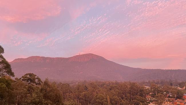 Bushfire smoke shrouds kunanyi/ Mt Wellington on Sunday morning. Picture: Victoria Murton