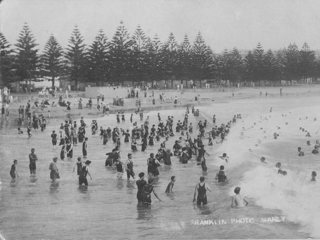 Bathers at Manly in the early 1900s. Photo Northern Beaches Library