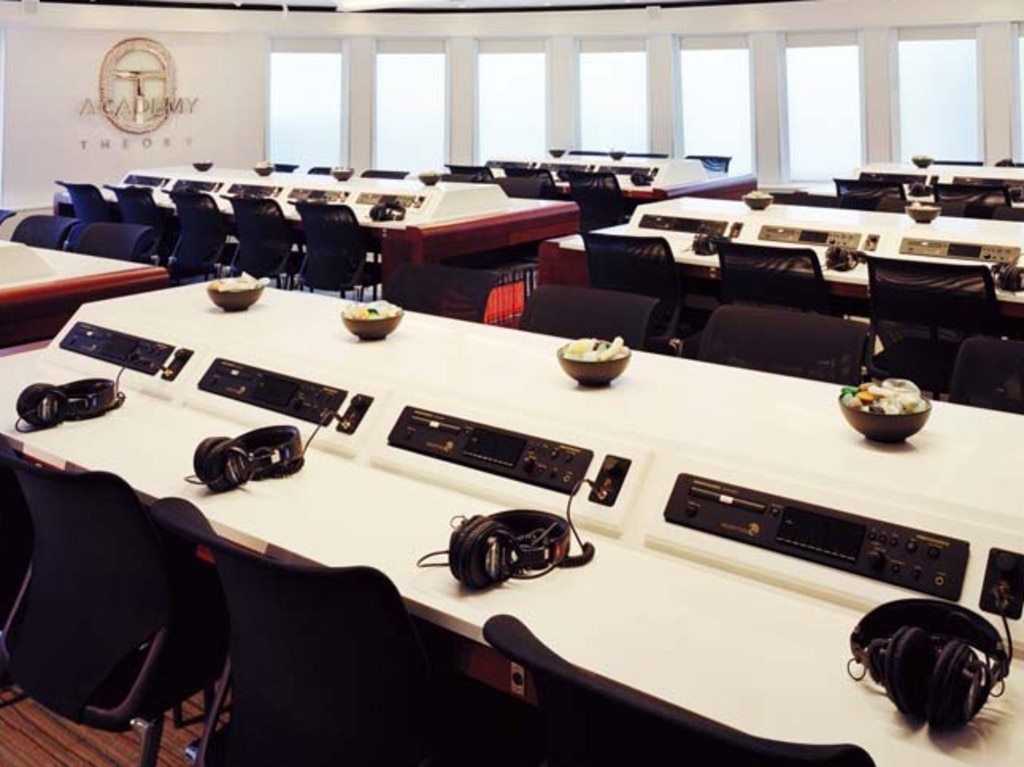Room course. Корабль саентологов. Корабль Рона Хаббарда. Морская организация саентологов. Судно саентологов.