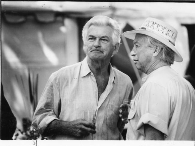 Labor legends Bob Hawke (l) and Don Dunstan meet at Writers' Week in Adelaide, 03 Mar 1994.