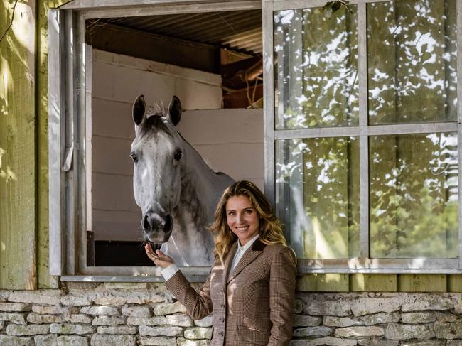 Embargoed Friday 12 August, (Equestrian look) Elsa Pataky, actress and equestrian enthusiast, Magic Millions showjumping ambassador, with Casper in Tetbury, UK, on Tuesday, Aug. 9, 2022. Hollie Adams/Magic Millions