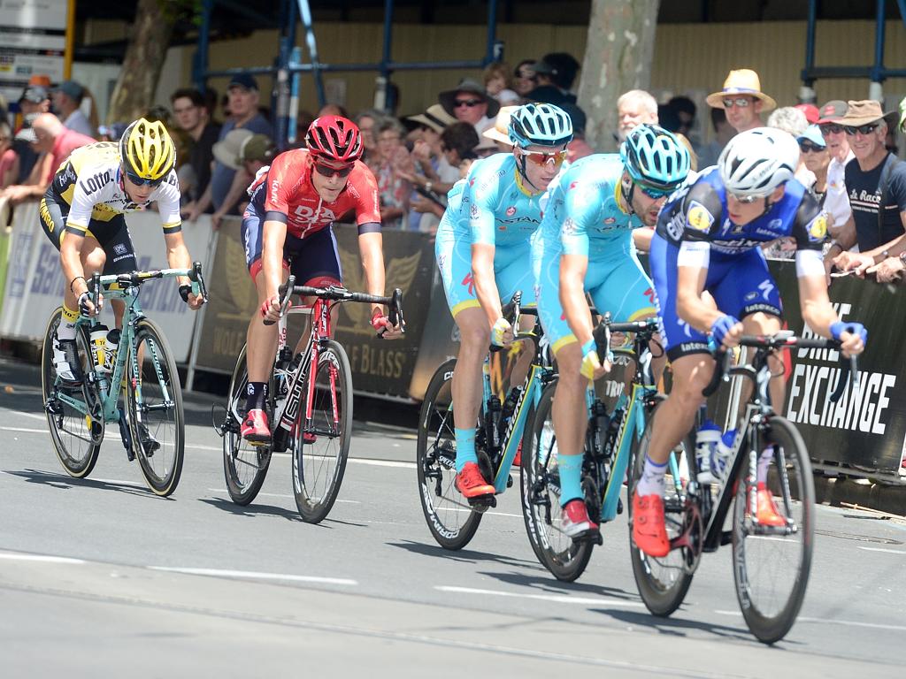 Riders push themselves on the King William straight. Photo: Tom Huntley.