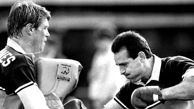 Wallabies players Nick Farr-Jones (L) and David Campese in 1992.