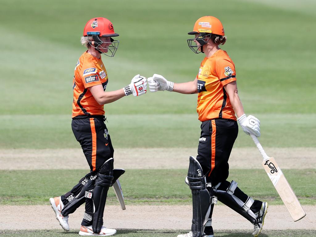 Devine (R) and Mooney (L) have tormented rival bowlers throughout WBBL|07. Picture: Sarah Reed / Getty Images