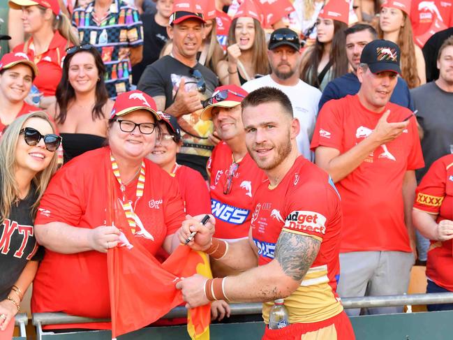 NRL:Roosters V Dolphins, Suncorp Stadium. (left) Nekia Pender and Tara Buxton. Picture: Patrick Woods.
