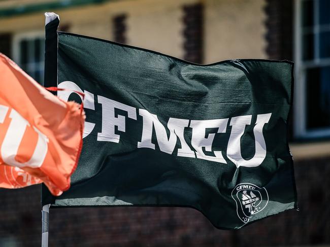 NCA NEWSWIRE BRISBANE AUSTRALIA 18/09/2023A generic photo of a CFMEU Flag outside a work site.Picture: Glenn Campbell/NcaNewsWire