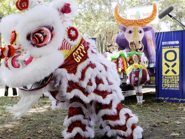 Chinese Youth League performers during a Chinese New Year production 2009 Pic: Alan Place.