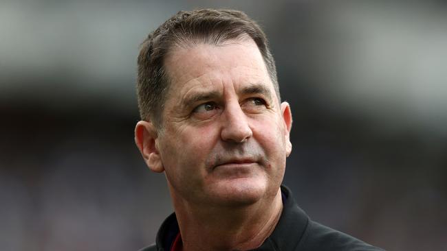 Ross Lyon, Senior Coach of the Dockers looks on during the Round 20 AFL match between the Fremantle Dockers and the Geelong Cats at Optus Stadium in Perth, Saturday, August 3, 2019.  (AAP Image/Gary Day) NO ARCHIVING, EDITORIAL USE ONLY