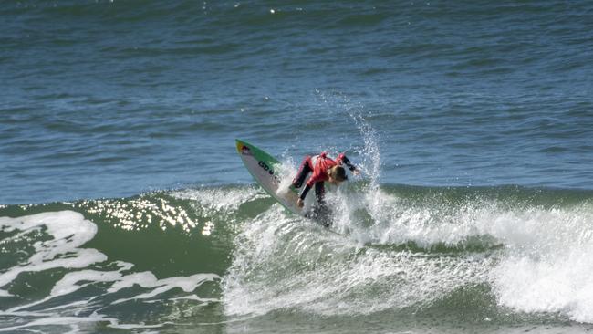 Pheonix Talbot (Yamba, NSW) had an impressive victory in the 8-and-Under Mixed division with a heat total of 10.60. Photo: Ethan Smith (Surfing NSW)