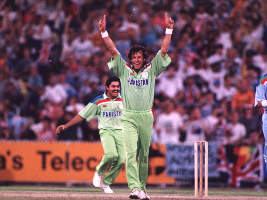 Imran Khan celebrates victory during 1992 World Cup final between Pakistan and England. Picture: Australian Picture Library