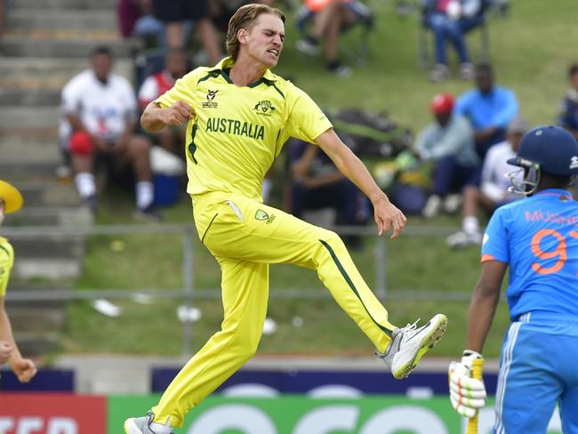 BENONI, SOUTH AFRICA - FEBRUARY 11:  Mahli Beardman of Australia celebrates a wicket with his teammates during the ICC U19 Men's World Cup 2024, Final match between India and Australia at Willowmoore Park on February 11, 2024 in Benoni, South Africa. (Photo by Sydney Seshibedi/Gallo Images)