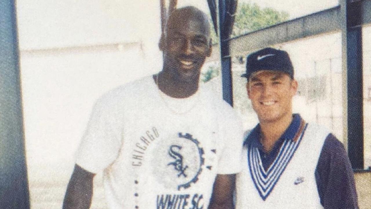 This photo of Michael Jordan and Shane Warne has surfaced online.