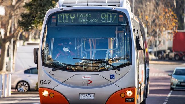 Several bus routes have been listed as public exposure sites in Victoria. Picture: NCA NewsWire / Sarah Matray