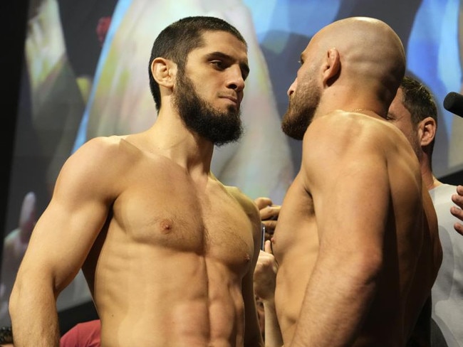 PERTH, AUSTRALIA - FEBRUARY 11: (L-R) Opponents Islam Makhachev of Russia and Alexander Volkanovski of Australia face off during the UFC 284 ceremonial weigh-in at RAC Arena on February 11, 2023 in Perth, Australia. (Photo by Mike Roach/Zuffa LLC via Getty Images)