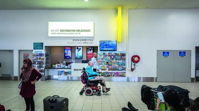 Brett arrives at Gold Coast Airport. Picture: Jeff Camden