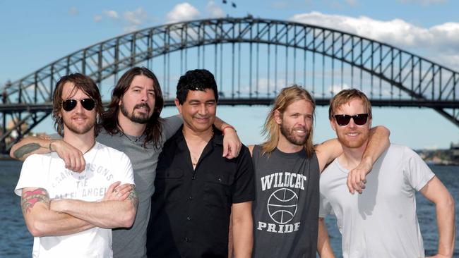 Chris Shiflett, Grohl, Pat Smear, Hawkins and Mendel on Goat Island.