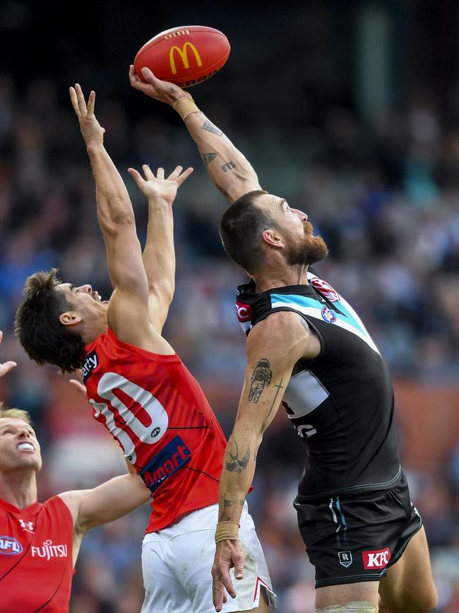 Brandon Zerk-Thatcher goes one-on-one with Charlie Dixon last season. Picture: Mark Brake/Getty Images