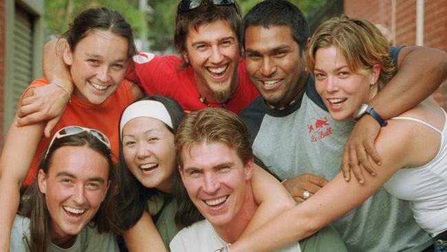 Jim Stynes with workers from his Reach Foundation in 2001.