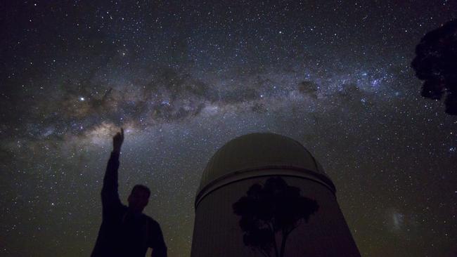 Calling on all citizen scientists to help measure light pollution across Australia tomorrow night (June 21).