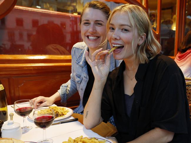 NCA . PARIS, FRANCEÃ July 25 , 2024.  Paris Olympics Games.    Le Relais de Venice son entrecâ¢te restaurant.. The famous steak and frites in Paris.       . Pic: Michael Klein