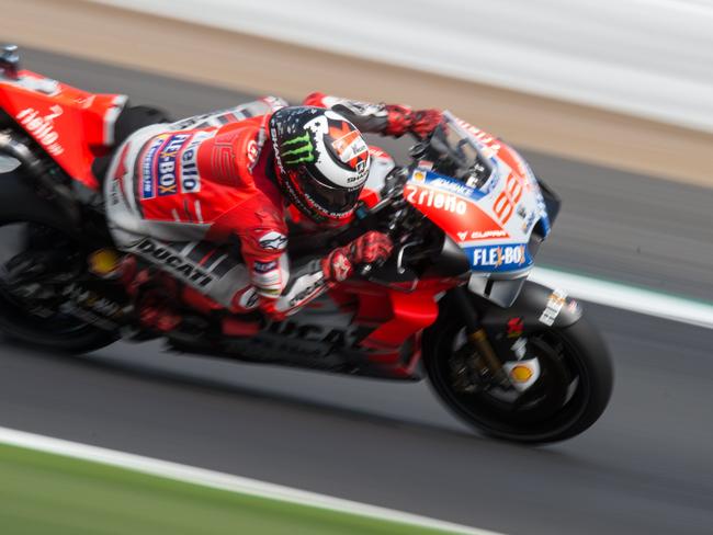 Ducati Team MotoGP's Spanish rider Jorge Lorenzo takes part in the MotoGP practice session of the motorcycling British Grand Prix at Silverstone circuit in Northamptonshire, southern England, on August 25, 2018. (Photo by OLI SCARFF / AFP)