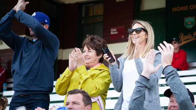 22/09/18 Candice Falzon applauds her husband David Warner as he reaches 100 upon his return to grade cricket playing at Coogee Oval. Picture: Luke Drew