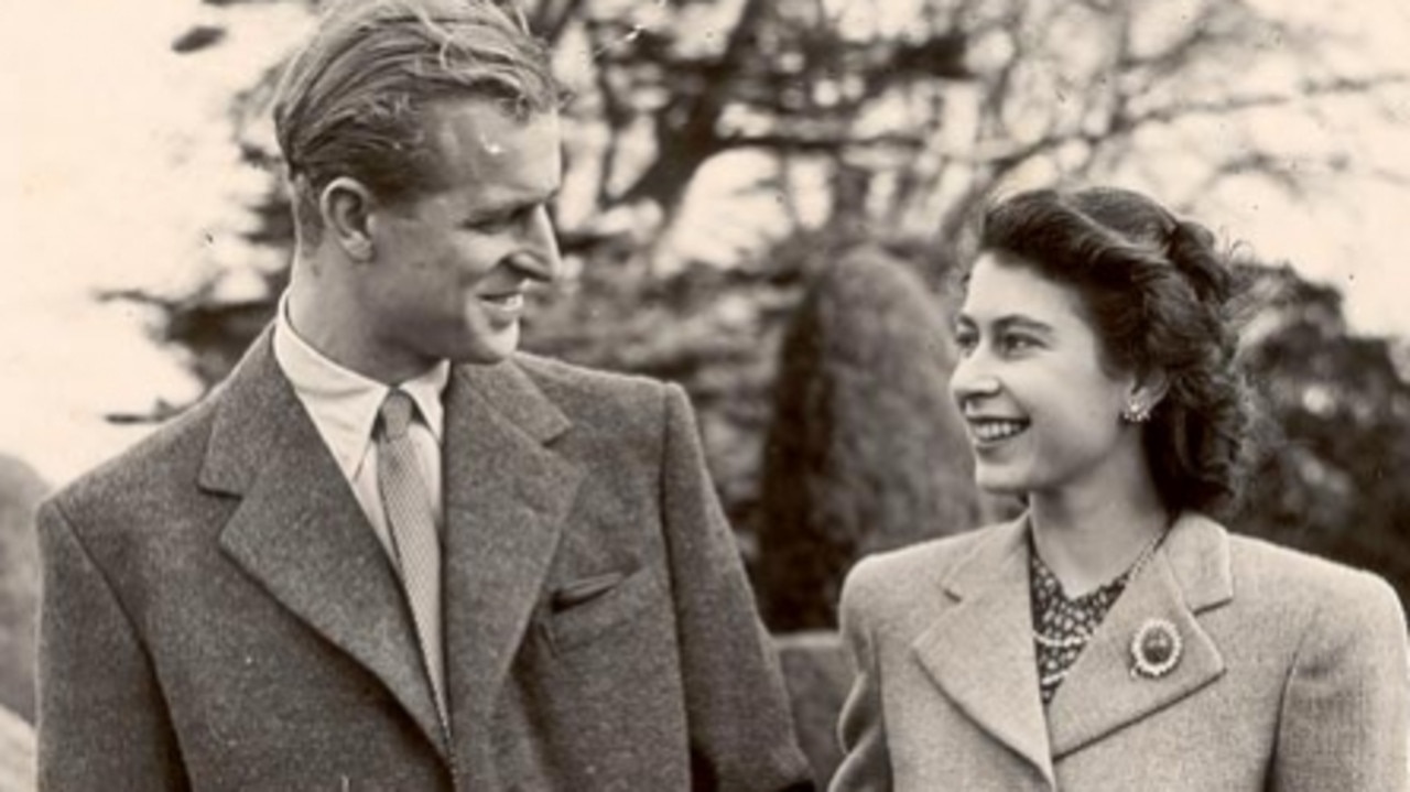 The honeymoon brooch is on show as the newlyweds are pictured at Broadlands in 1947.