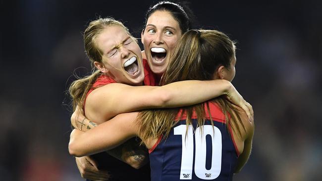 Melbourne celebrate the win over Western Bulldogs.