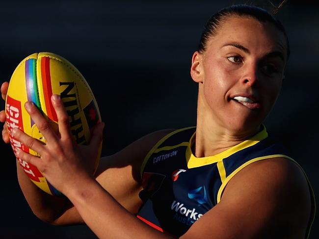 SYDNEY, AUSTRALIA - OCTOBER 13: Ebony Marinoff of the Crows runs the ball during the round seven AFLW match between Greater Western Sydney Giants and Adelaide Crows at Henson Park, on October 13, 2024, in Sydney, Australia. (Photo by Cameron Spencer/Getty Images)