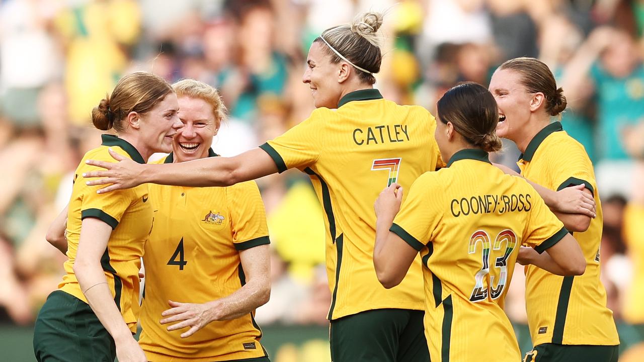 Australia Matildas venció a España, Copa de Naciones, gol de Courtney Fane, Sam Kerr, noticias, resultados, alineaciones, equipos, resumen