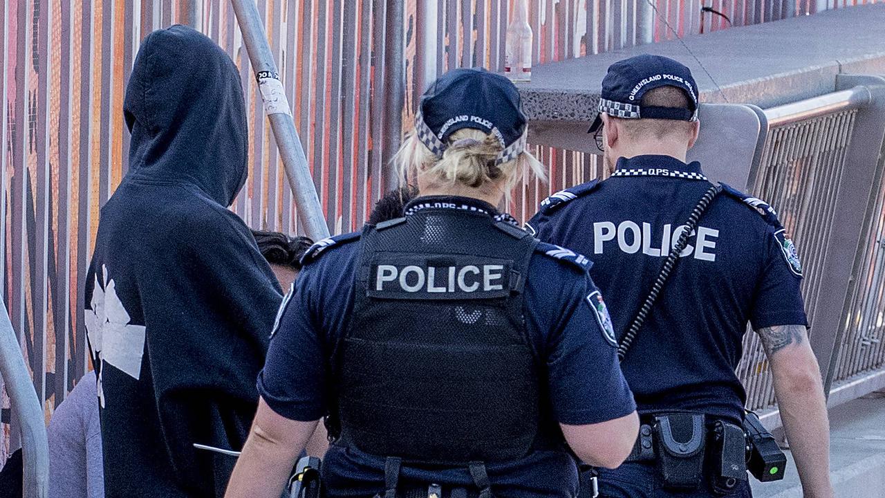 Schoolies 2019 Gold Coast Police Arrest Twice As Many Non School Leavers In Surfers Paradise 