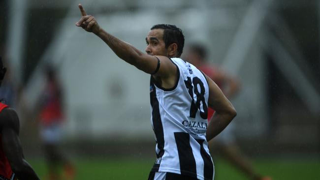 Eddie Betts plays in the forward line for Palmerston Magpies in Rd 1 of the NTFL 22/23 season. Picture: (A)manda Parkinson