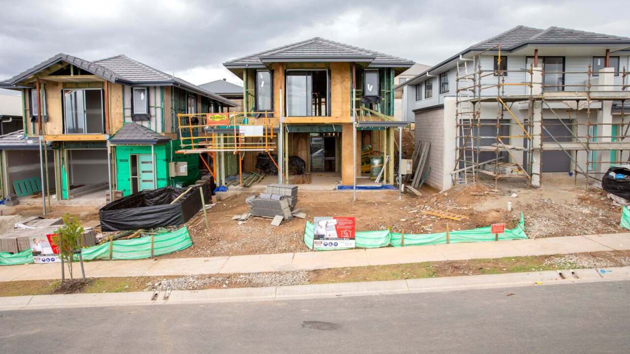 Queensland govt seeks to resolve housing crisis