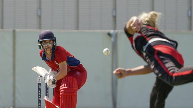 Melbourne batter Zoe Samuel. Picture: Valeriu Campan