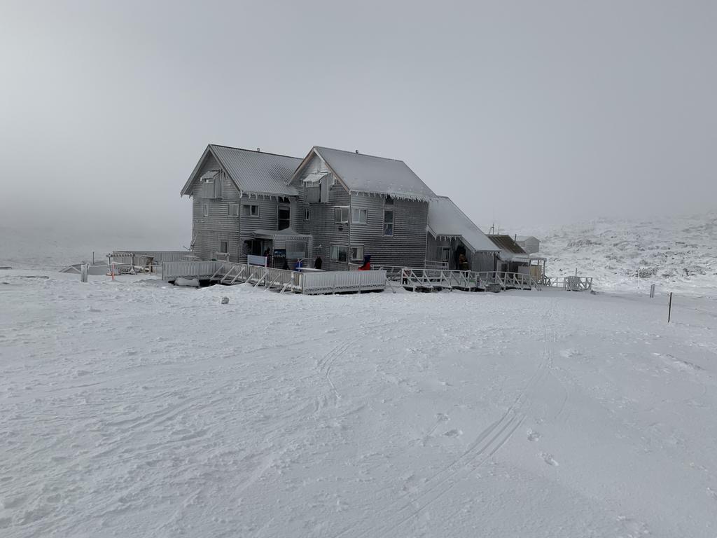 Ben Lomond National Park has seen a snow coverage of 5-10cm.