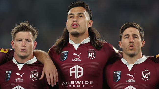 Tino Fa'asuamaleaui (centre) before Origin 3. Picture: Getty