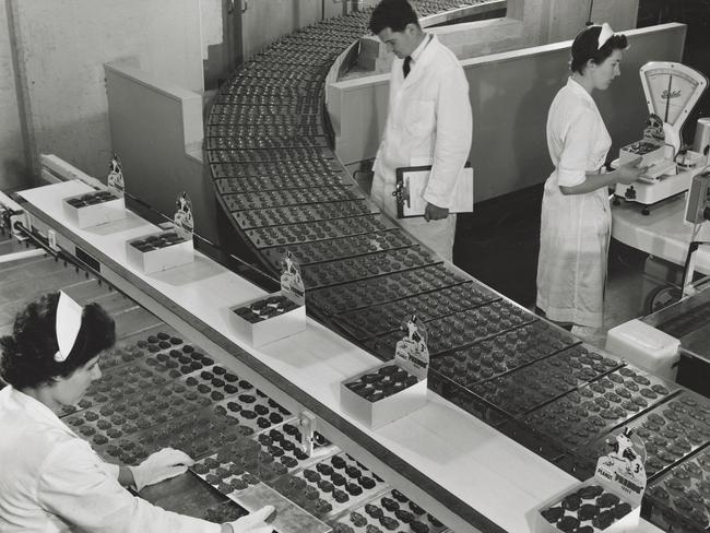 Freddo Frog quality control at MacRobertson's in Fitzroy in 1959. Picture: Wolfgang Sievers/State Library of Victoria.