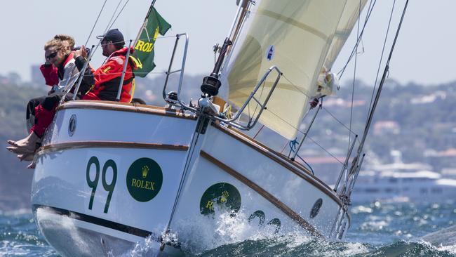 Sydney to Hobart yacht race 2016: Maluka chasing win, Amanda Lulham ...