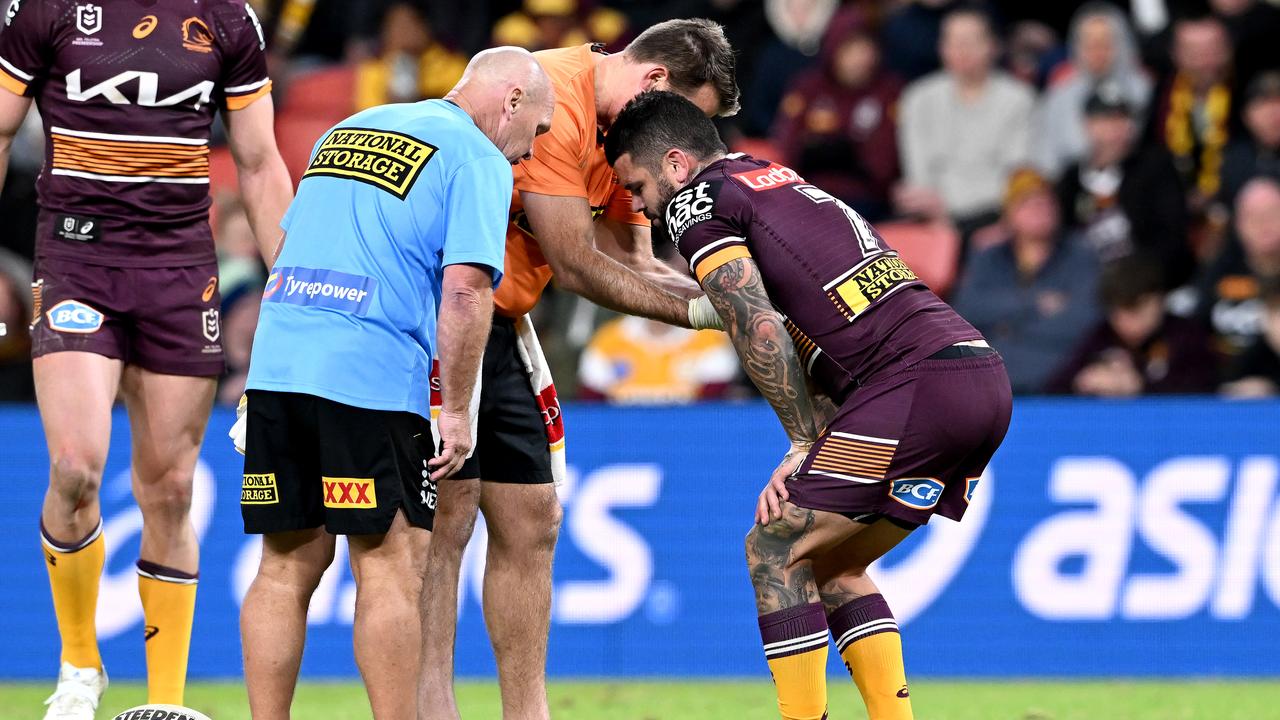 Brisbane, Australia. 22nd Apr, 2022. Adam Reynolds of the Brisbane Broncos  is seen with the ball in Brisbane, Australia on 4/22/2022. (Photo by  Patrick Hoelscher/News Images/Sipa USA) Credit: Sipa USA/Alamy Live News