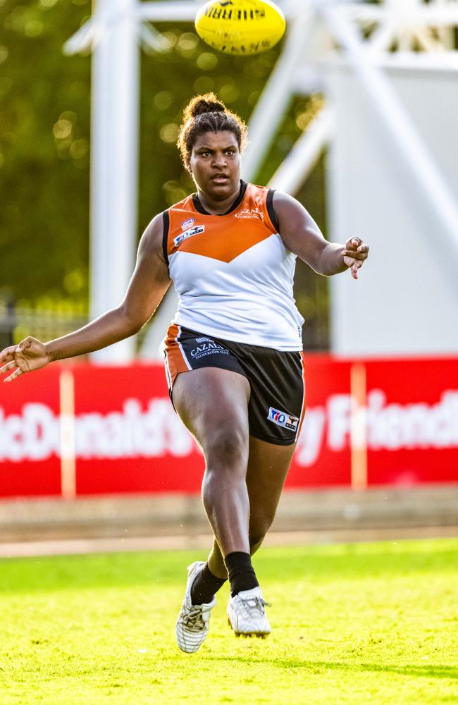 Ellie Niki was one of the NTFL standouts in last year’s women’s match against Claremont. Picture: Patch Clapp / AFLNT Media